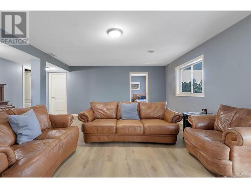 3397 Merlot Way, West Kelowna, BC - Indoor Photo Showing Living Room