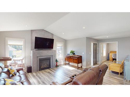 307 Legacy Lookout, Cranbrook, BC - Indoor Photo Showing Living Room With Fireplace