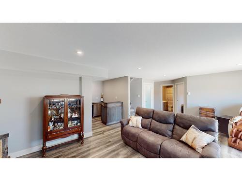 307 Legacy Lookout, Cranbrook, BC - Indoor Photo Showing Living Room