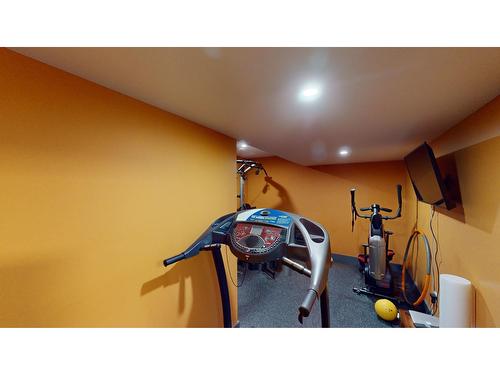 307 Legacy Lookout, Cranbrook, BC - Indoor Photo Showing Gym Room