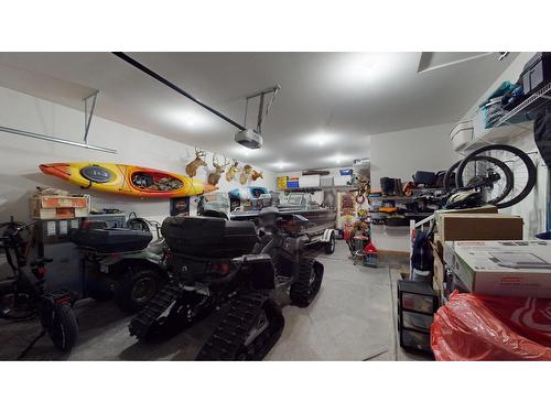 307 Legacy Lookout, Cranbrook, BC - Indoor Photo Showing Garage