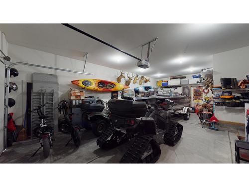 307 Legacy Lookout, Cranbrook, BC - Indoor Photo Showing Garage