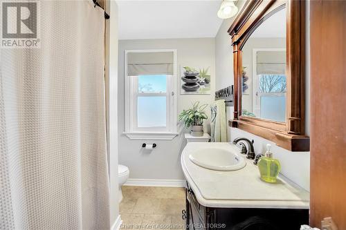 14 Phyllis Avenue, Chatham, ON - Indoor Photo Showing Bathroom