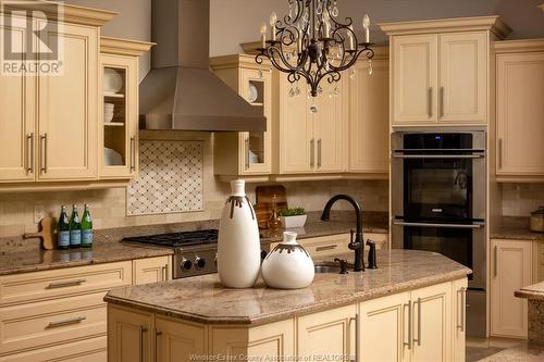 2160 Normandy Street, Lasalle, ON - Indoor Photo Showing Kitchen