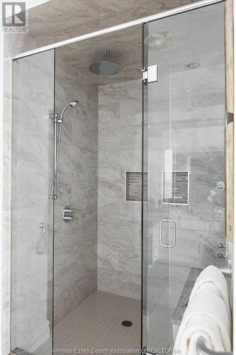 2160 Normandy Street, Lasalle, ON - Indoor Photo Showing Bathroom