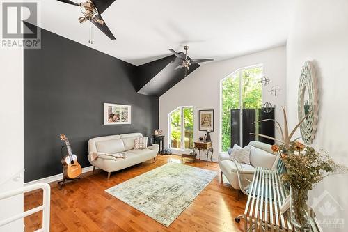 6 Ryan Court, Embrun, ON - Indoor Photo Showing Living Room