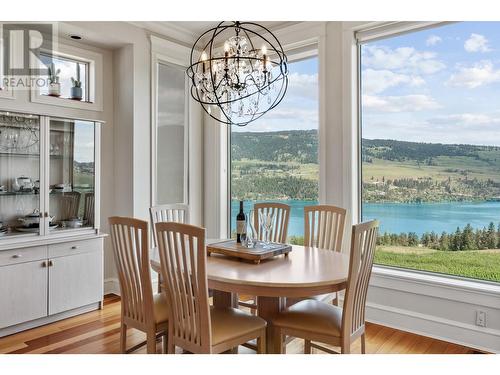 2611 Lake Breeze Court Unit# 5, Lake Country, BC - Indoor Photo Showing Dining Room