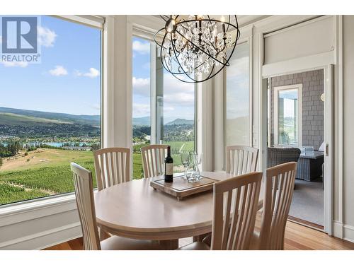 2611 Lake Breeze Court Unit# 5, Lake Country, BC - Indoor Photo Showing Dining Room