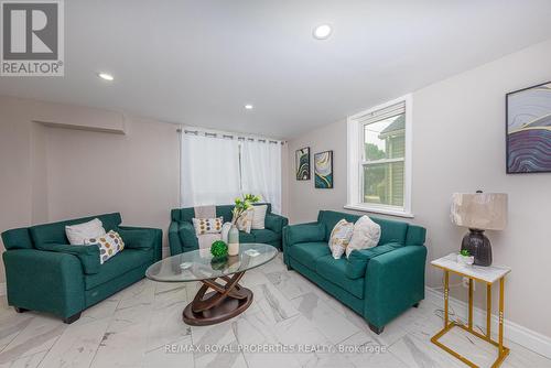 758 Victoria Street, Kingston, ON - Indoor Photo Showing Living Room