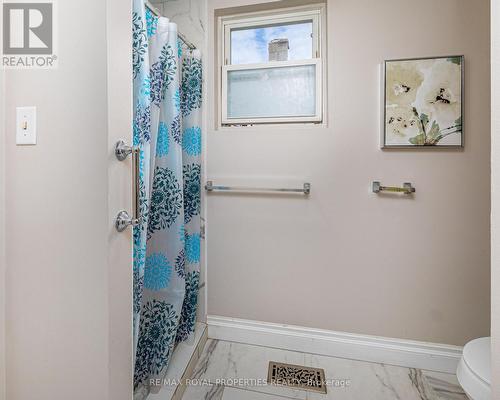 758 Victoria Street, Kingston, ON - Indoor Photo Showing Bathroom