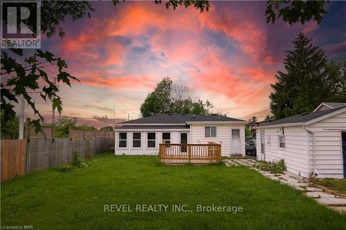 6610 Montrose Road, Niagara Falls, ON - Outdoor With Deck Patio Veranda