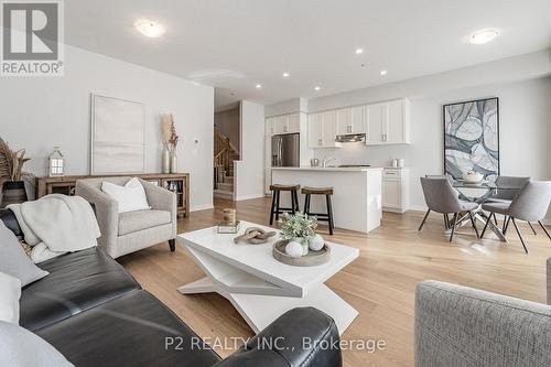 8 Bromley Drive, St. Catharines, ON - Indoor Photo Showing Living Room