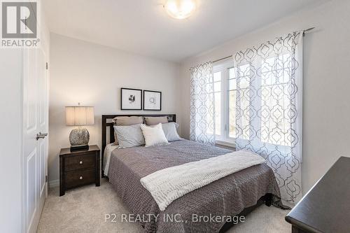 8 Bromley Drive, St. Catharines, ON - Indoor Photo Showing Bedroom