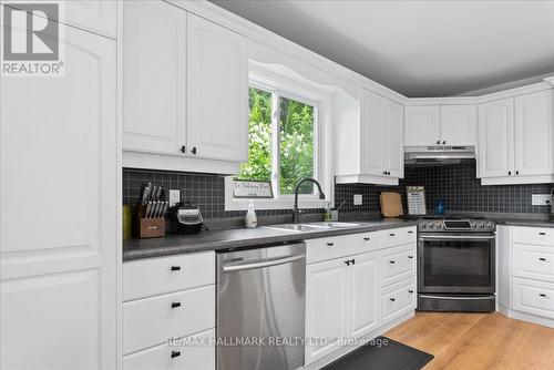 2393 Red Maple Avenue, Lincoln, ON - Indoor Photo Showing Kitchen With Double Sink