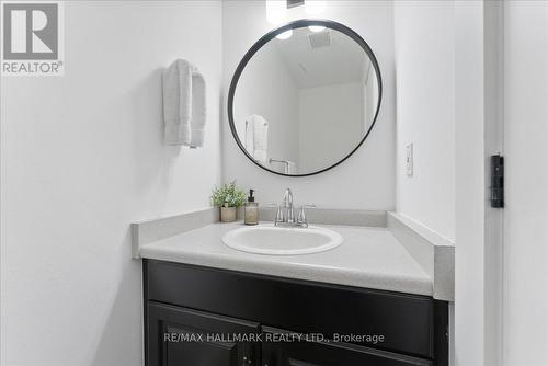 2393 Red Maple Avenue, Lincoln, ON - Indoor Photo Showing Bathroom