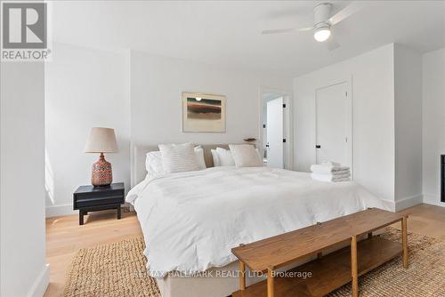 2393 Red Maple Avenue, Lincoln, ON - Indoor Photo Showing Bedroom