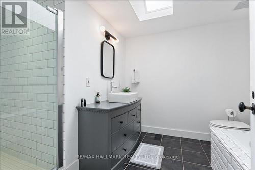 2393 Red Maple Avenue, Lincoln, ON - Indoor Photo Showing Bathroom