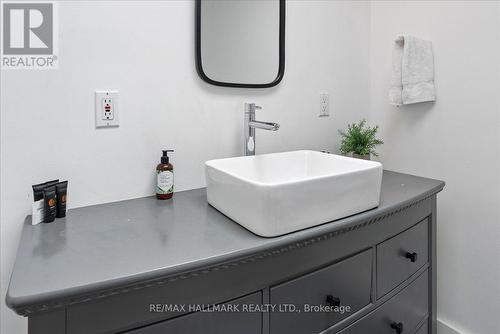 2393 Red Maple Avenue, Lincoln, ON - Indoor Photo Showing Bathroom