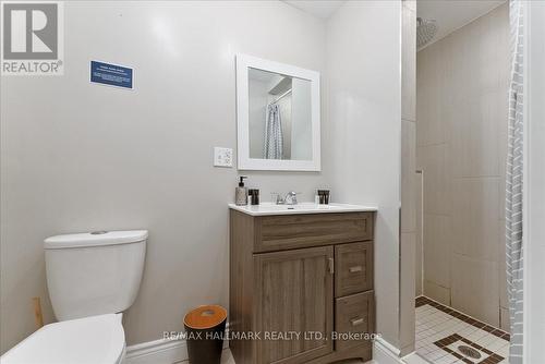 2393 Red Maple Avenue, Lincoln, ON - Indoor Photo Showing Bathroom