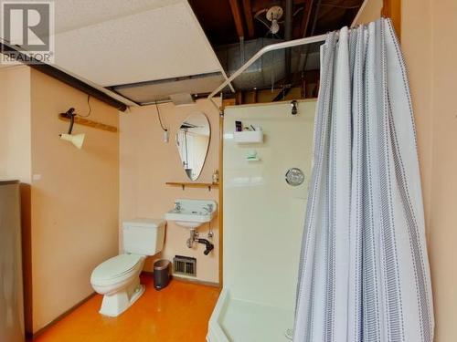 12227 Scotch Fir Point Road, Powell River, BC - Indoor Photo Showing Bathroom