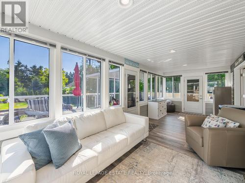 8 Temagami Trail, Wasaga Beach, ON - Indoor Photo Showing Living Room