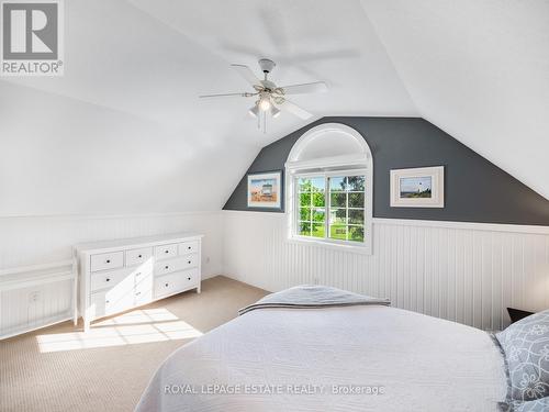 8 Temagami Trail, Wasaga Beach, ON - Indoor Photo Showing Bedroom