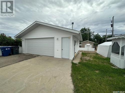 35 Kasper Crescent, Assiniboia, SK - Outdoor With Exterior