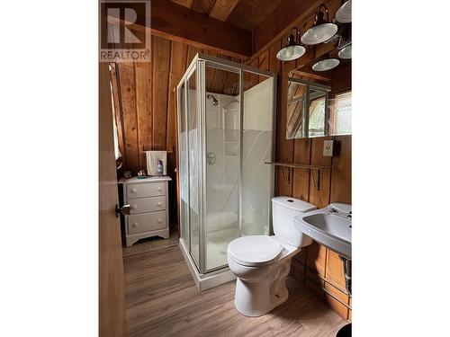 2057 First Avenue, Terrace, BC - Indoor Photo Showing Bathroom