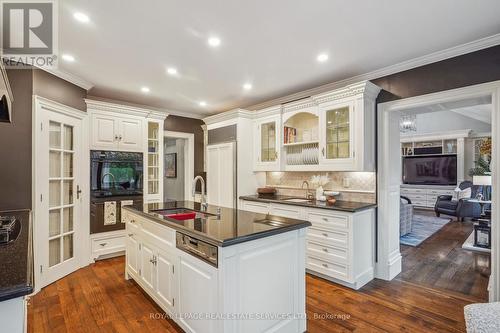 1377 Greeneagle Drive, Oakville, ON - Indoor Photo Showing Kitchen