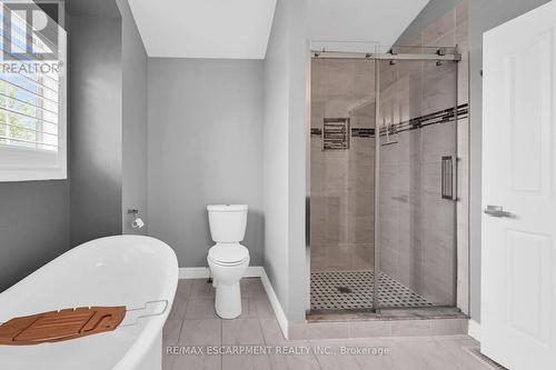52 Hepburn Crescent, Hamilton, ON - Indoor Photo Showing Bathroom