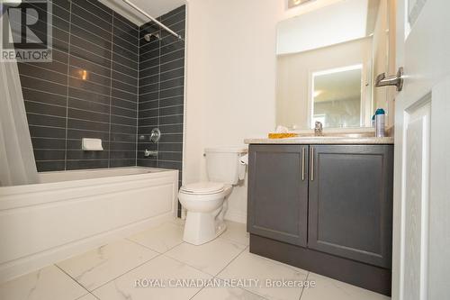 #1 - 166 Deerpath Drive, Guelph, ON - Indoor Photo Showing Bathroom