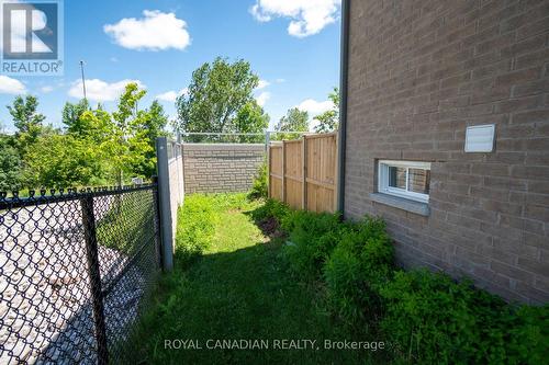 #1 - 166 Deerpath Drive, Guelph, ON - Outdoor