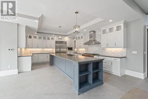 101 Perryman Court, Erin, ON - Indoor Photo Showing Kitchen With Upgraded Kitchen