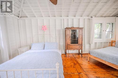 865 Adams Road, Innisfil, ON - Indoor Photo Showing Bedroom