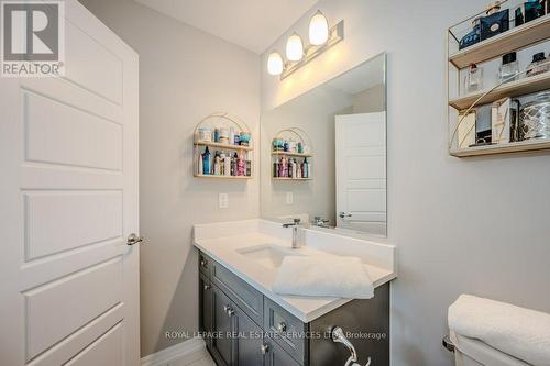 224 Harold Dent Trail, Oakville, ON - Indoor Photo Showing Bathroom