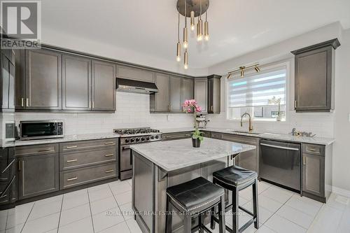 224 Harold Dent Trail, Oakville, ON - Indoor Photo Showing Kitchen With Stainless Steel Kitchen With Upgraded Kitchen