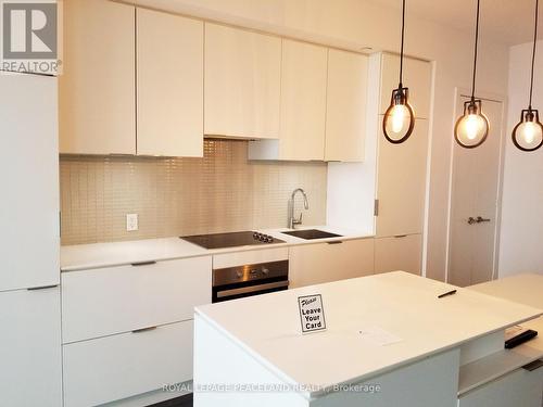 4004 - 5 St Joseph Street, Toronto (Bay Street Corridor), ON - Indoor Photo Showing Kitchen