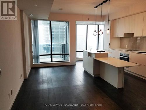 4004 - 5 St Joseph Street, Toronto (Bay Street Corridor), ON - Indoor Photo Showing Kitchen