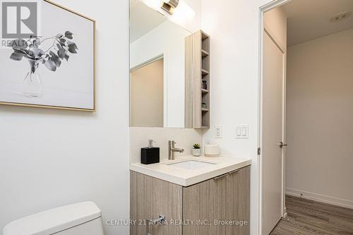 820 - 2020 Bathurst Street, Toronto (Humewood-Cedarvale), ON - Indoor Photo Showing Bathroom