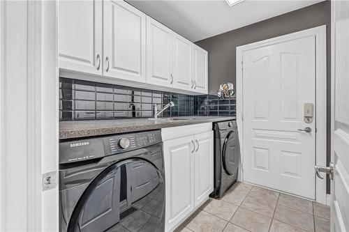34 Penfold Court, Mount Hope, ON - Indoor Photo Showing Laundry Room