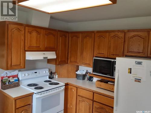 40 Conlin Drive Sw, Swift Current, SK - Indoor Photo Showing Kitchen