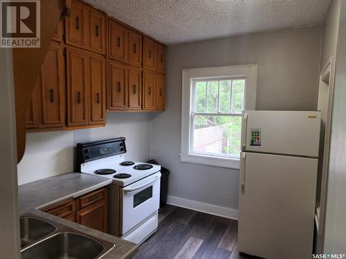 3532 Dewdney Avenue, Regina, SK - Indoor Photo Showing Kitchen With Double Sink