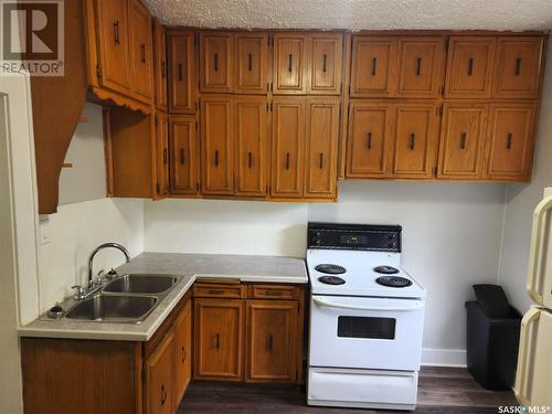 3532 Dewdney Avenue, Regina, SK - Indoor Photo Showing Kitchen With Double Sink