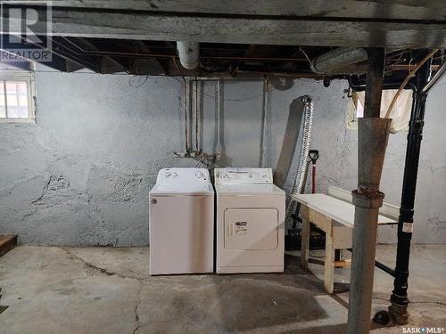 3532 Dewdney Avenue, Regina, SK - Indoor Photo Showing Laundry Room