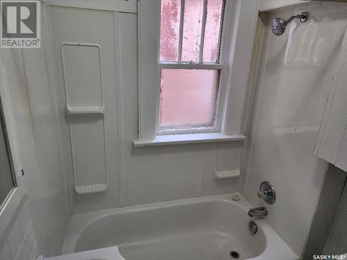 3532 Dewdney Avenue, Regina, SK - Indoor Photo Showing Bathroom