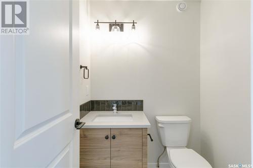 115 Woolf Bend, Saskatoon, SK - Indoor Photo Showing Bathroom