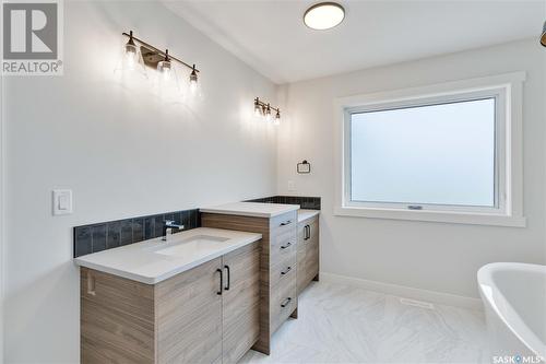 115 Woolf Bend, Saskatoon, SK - Indoor Photo Showing Bathroom