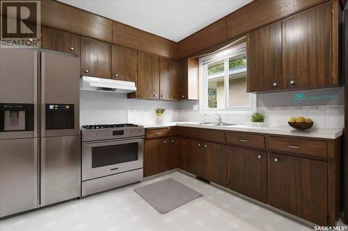 2835 Pasqua Street, Regina, SK - Indoor Photo Showing Kitchen