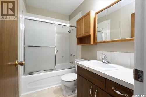 2835 Pasqua Street, Regina, SK - Indoor Photo Showing Bathroom