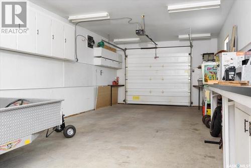 2835 Pasqua Street, Regina, SK - Indoor Photo Showing Garage